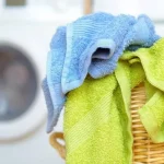 moeten-handdoeken-samen-met-kleding-worden-gewassen-argumenten-van-experts.webp.webp